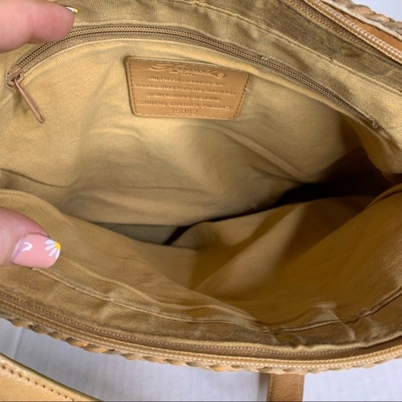 Fossil Straw Weave Shoulder Bag - Picture 6 of 7